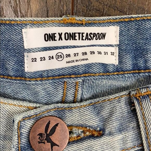 One Teaspoon Chargers Distressed Light Denim Short - Picture 3 of 5